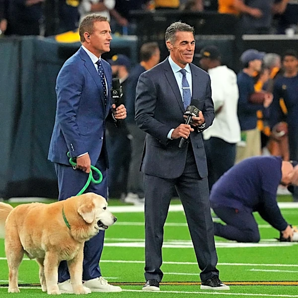 ESPN reveals broadcast teams for 2026 college football season