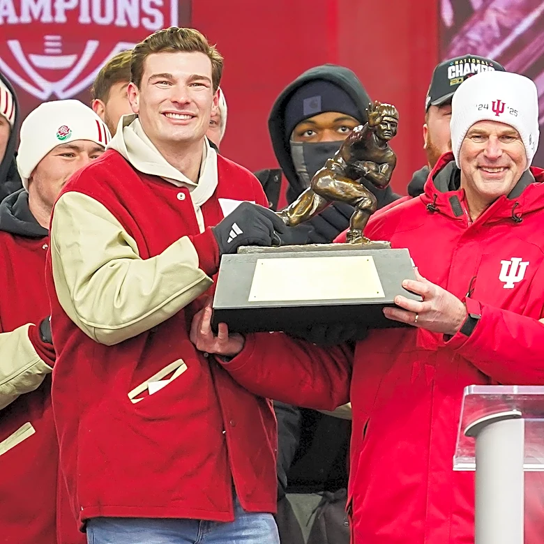College football fans can now vote for the Heisman Trophy