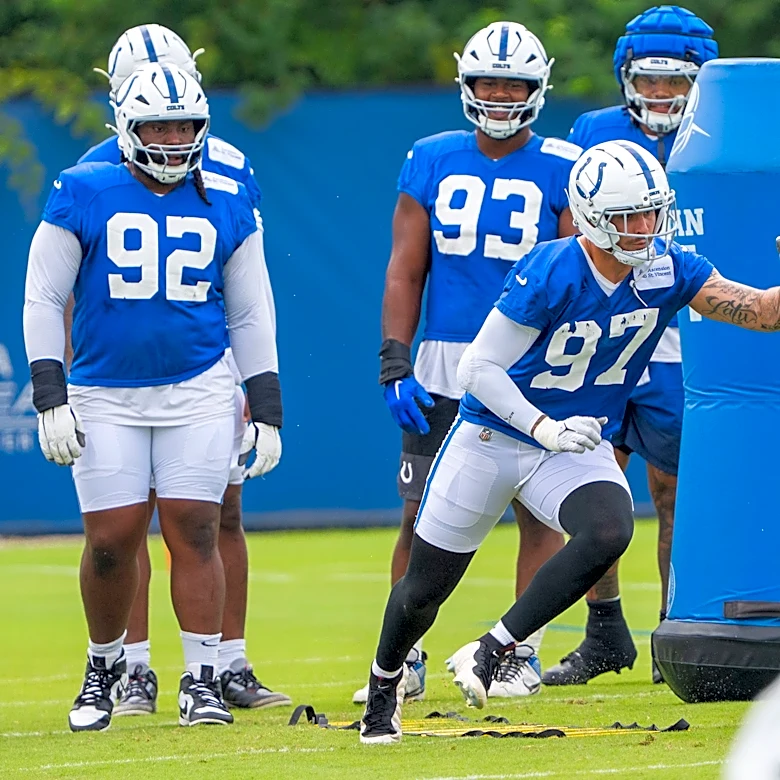 How many sacks did ESPN predict Colts DE Laiatu Latu have in 2026?