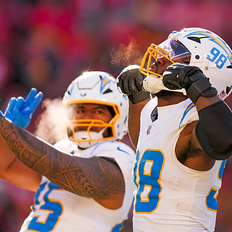 ESPN expert predicts Commanders' Odafe Oweh's sack total in 2026