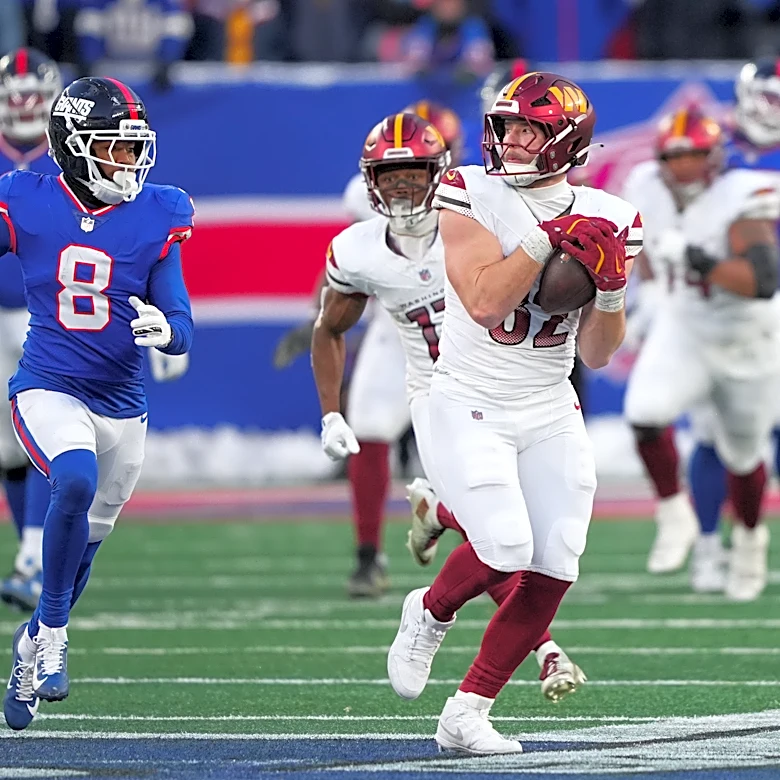 Commanders tight end takes shot at former OC Kliff Kingsbury