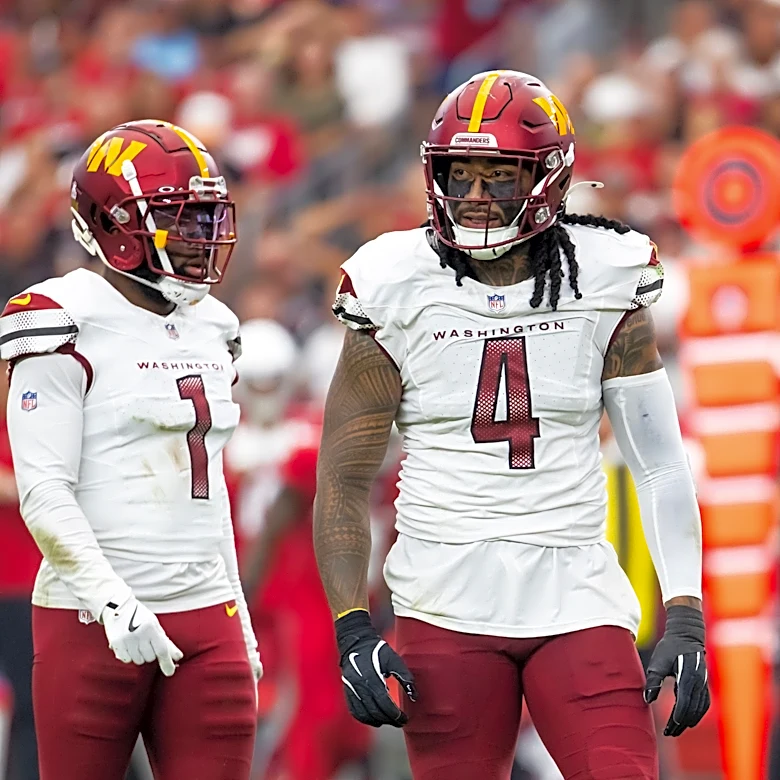 Commanders LB Frankie Luvu departs game vs. Eagles with injury
