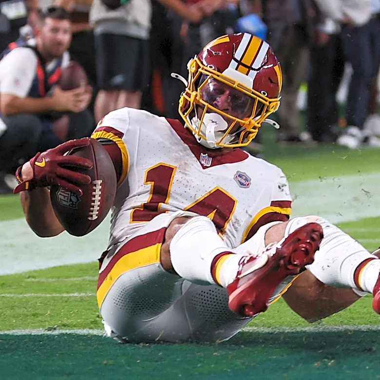 Social media reacts to Commanders' Week 1 loss to Eagles