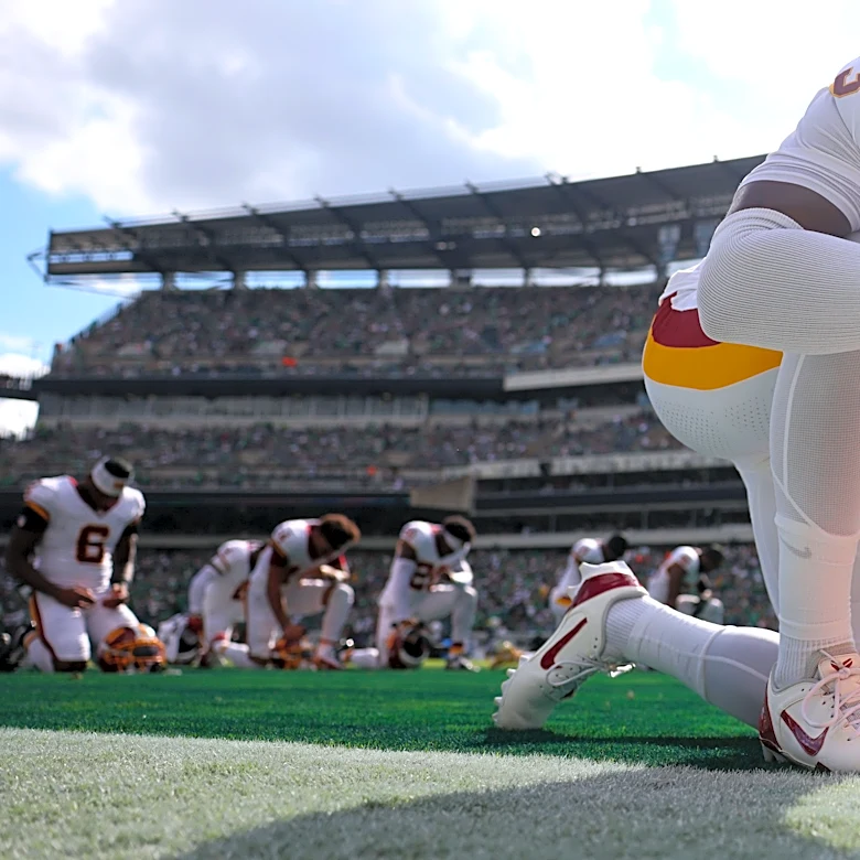 Commanders WR Stefon Diggs addressed teammates after costly penalty vs Eagles