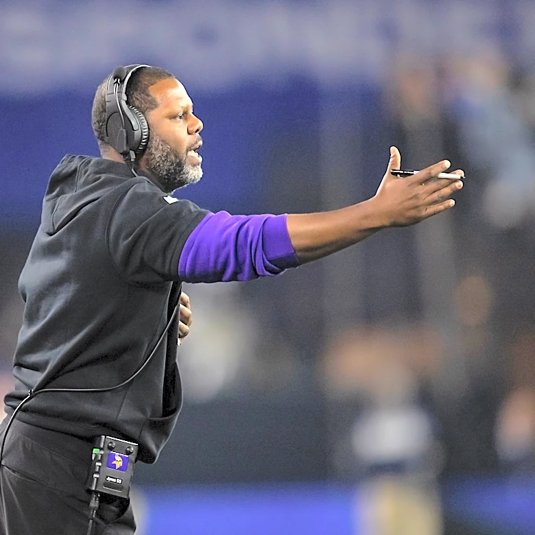 Commanders' DC faces tough question early in his tenure