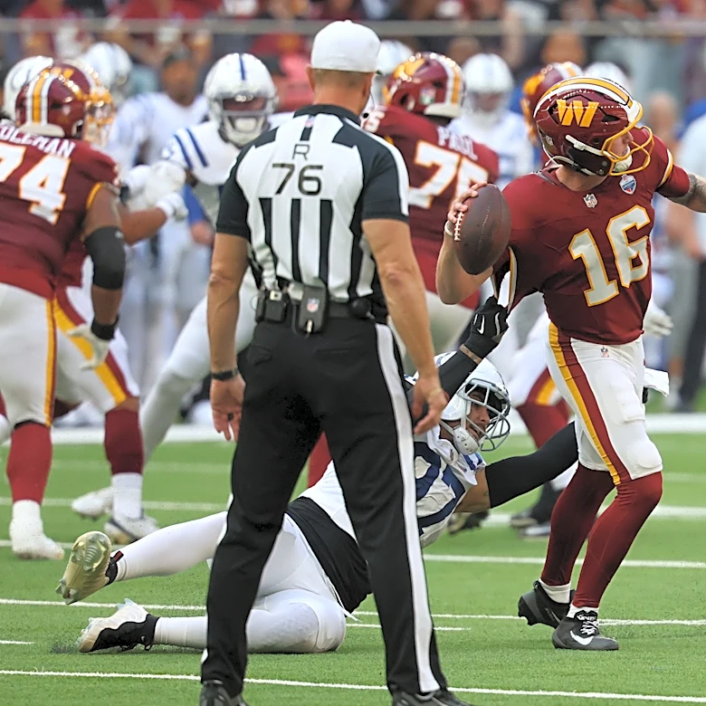 Commanders fans, NFL world react to officiating in Week 4 loss to Colts