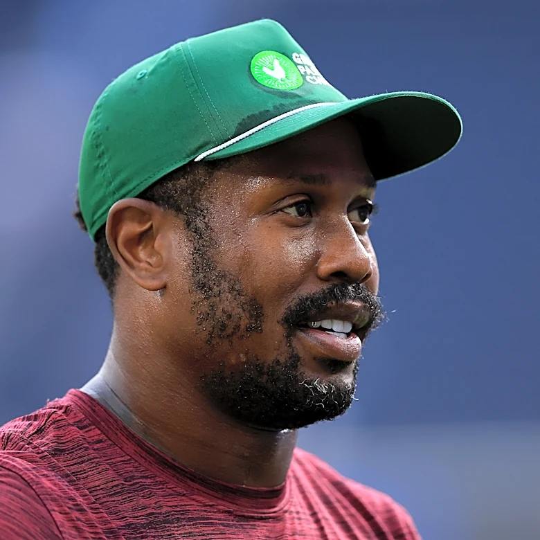 Von Miller teases fans with AI image of Dak Prescott in latest bid to join Cowboys