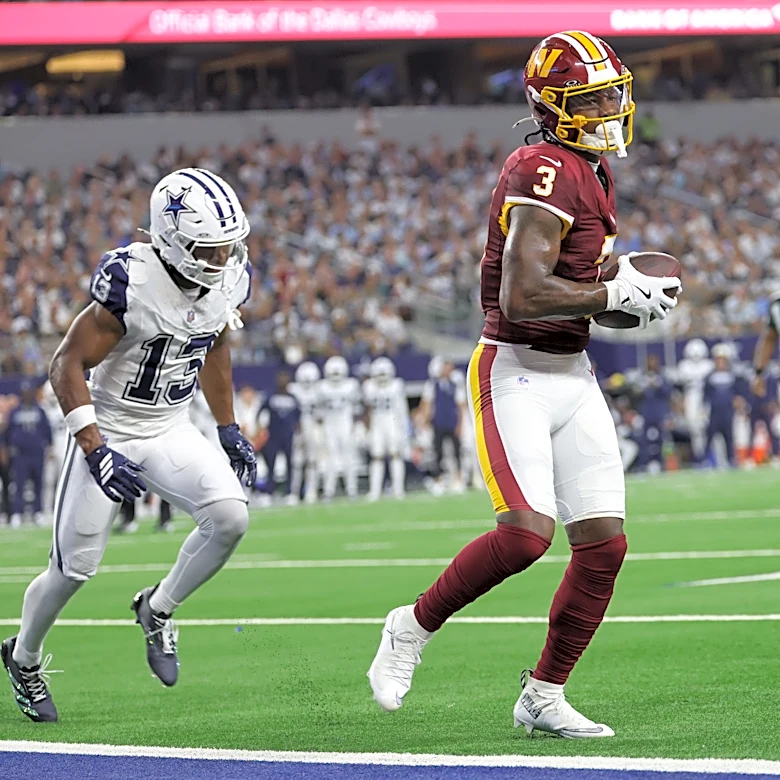 Commanders QB Daniels suffers injury on last play of half vs Cowboys