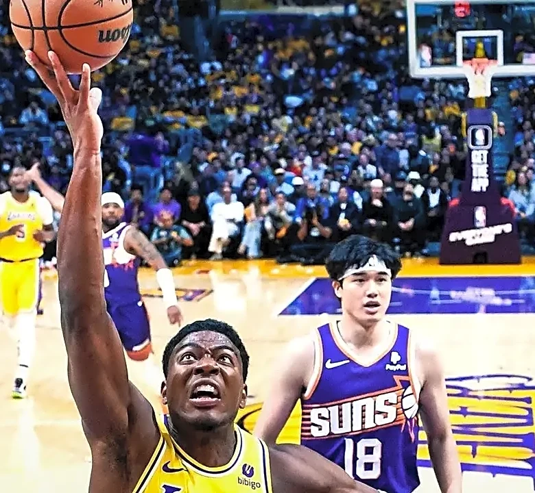 Why the Triangle Offense Still Matters in Basketball Today