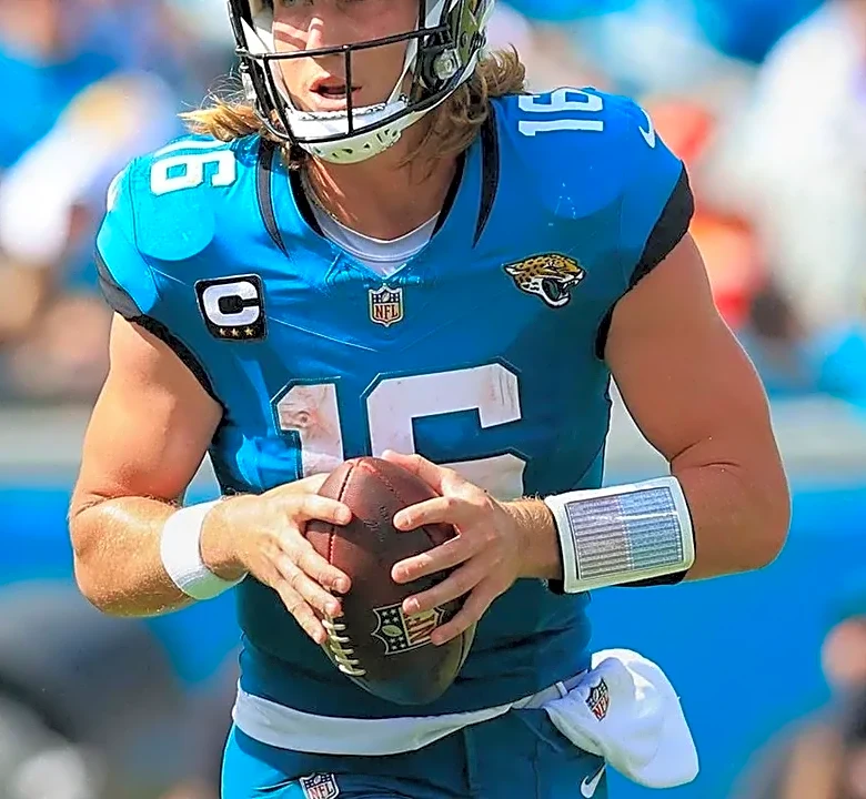 Fantasy Football Superflex Drafts: When an NFL QB Run Forces a Decision
