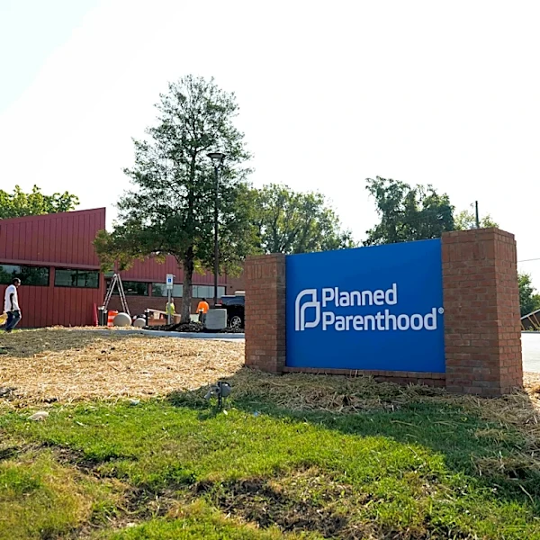 Planned Parenthood closing clinics in Lansing, Livonia and Warren