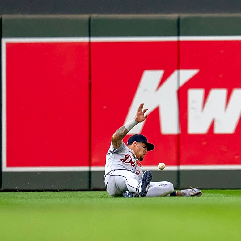 Dillon Dingler error unravels everything in Tigers' 15-2 loss to Twins