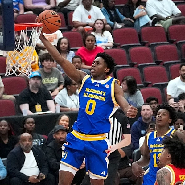 Brandon McCoy injury puts Michigan basketball roster in difficult spot