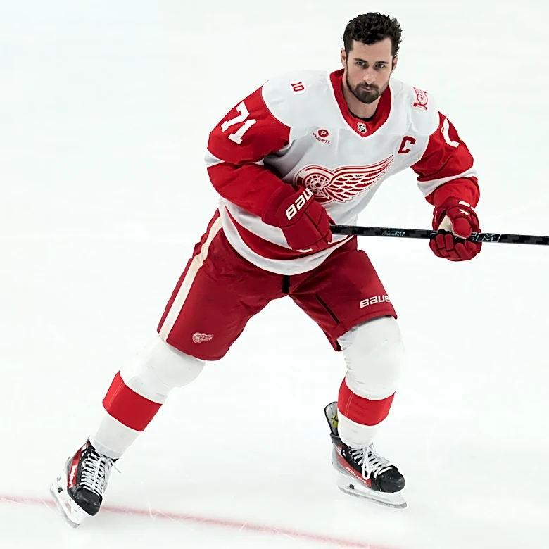 Detroit Red Wings right to strip Dylan Larkin of captain's 'C'