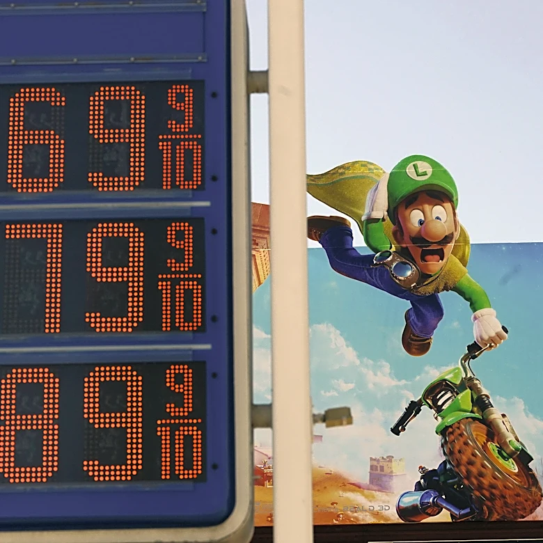 Gas climbs toward records, but you can still save money. Here's how