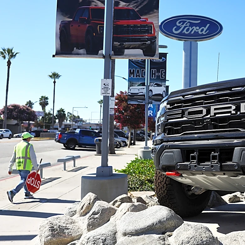 Analysts expect Q3 U.S. sales growth for some carmakers. Not Detroit 3