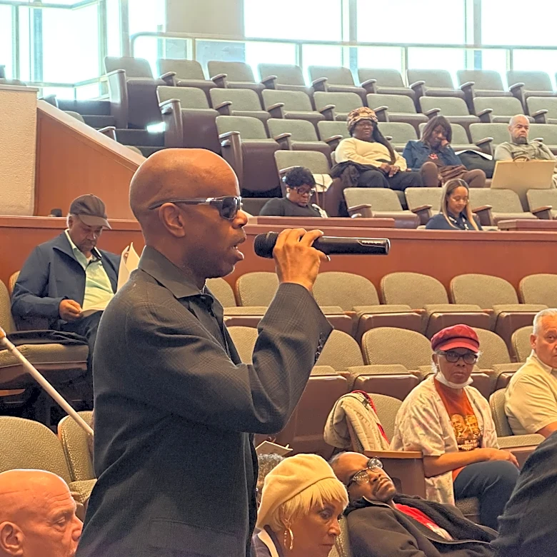 Voters with disabilities urge Detroit to fix assistive voting machines