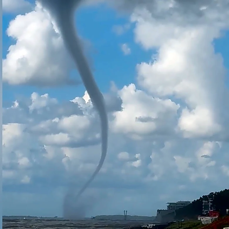 Tornado over the Great Lakes? It could be a fair weather waterspout
