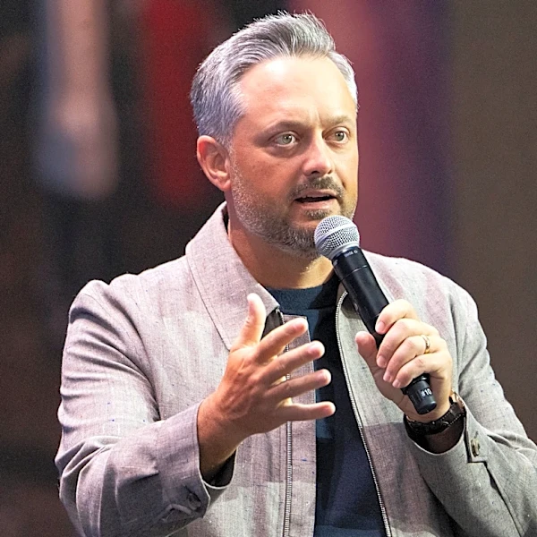 How Nate Bargatze worked the trades before rising to comic fame