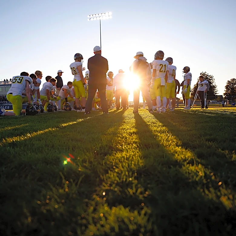 Michigan high school football rankings in each division after Week 6