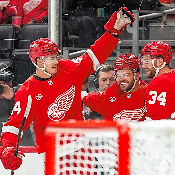 Dylan Larkin instantly changes Red Wings and delivers first win