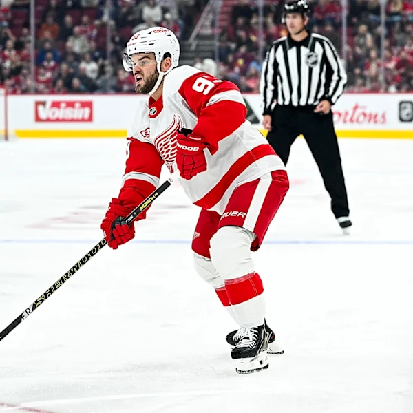 Detroit Red Wings reportedly close to extension with Alex DeBrincat