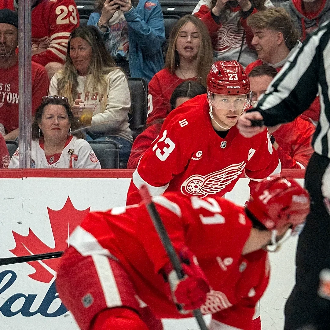 Detroit Red Wings move Lucas Raymond to third line, looking for spark