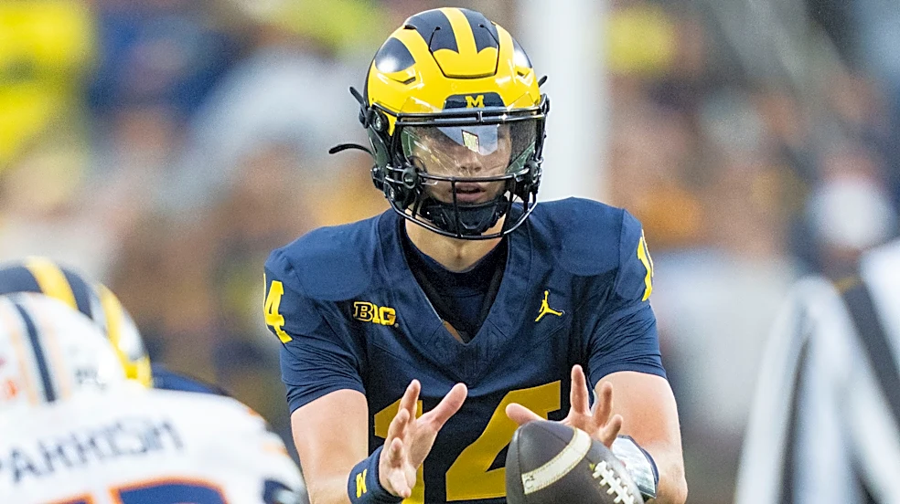 Bryce Underwood benched for Tommy Carr in Michigan vs Penn State