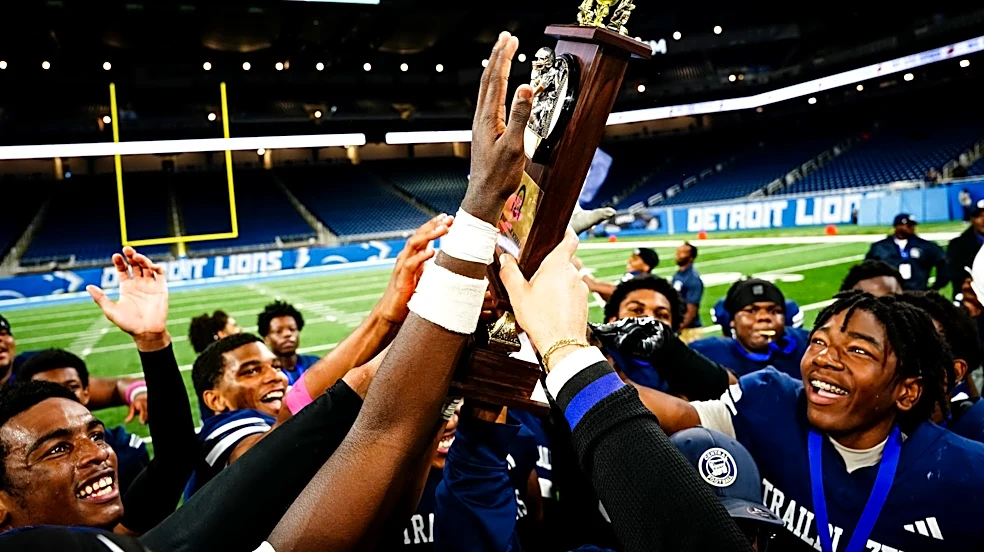 Michigan high school football rankings in each division after Week 8