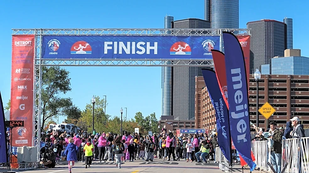 Watch the 2026 Detroit Free Press Marathon finish line live