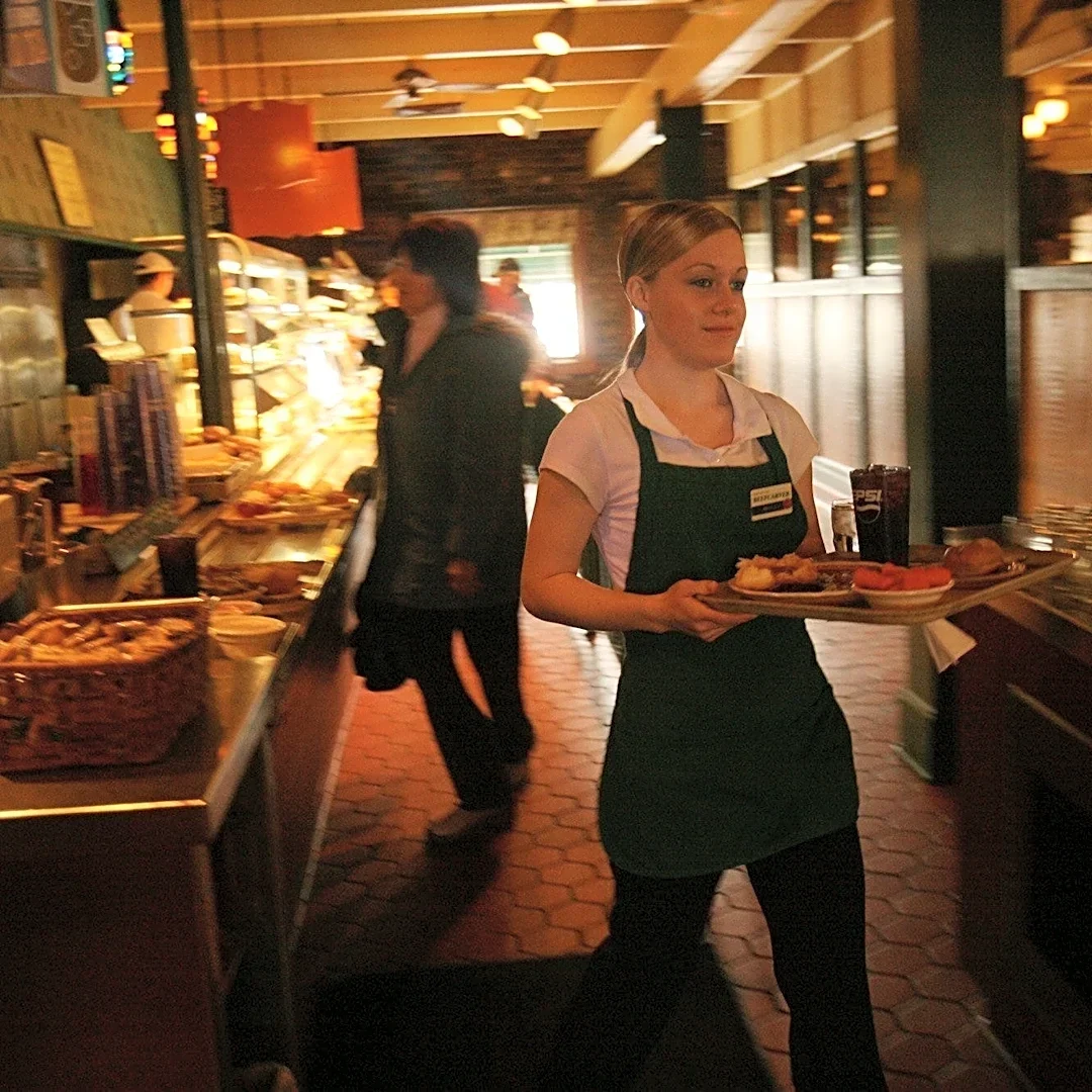 Fans rush to Sign of the Beefcarver before iconic restaurant closes