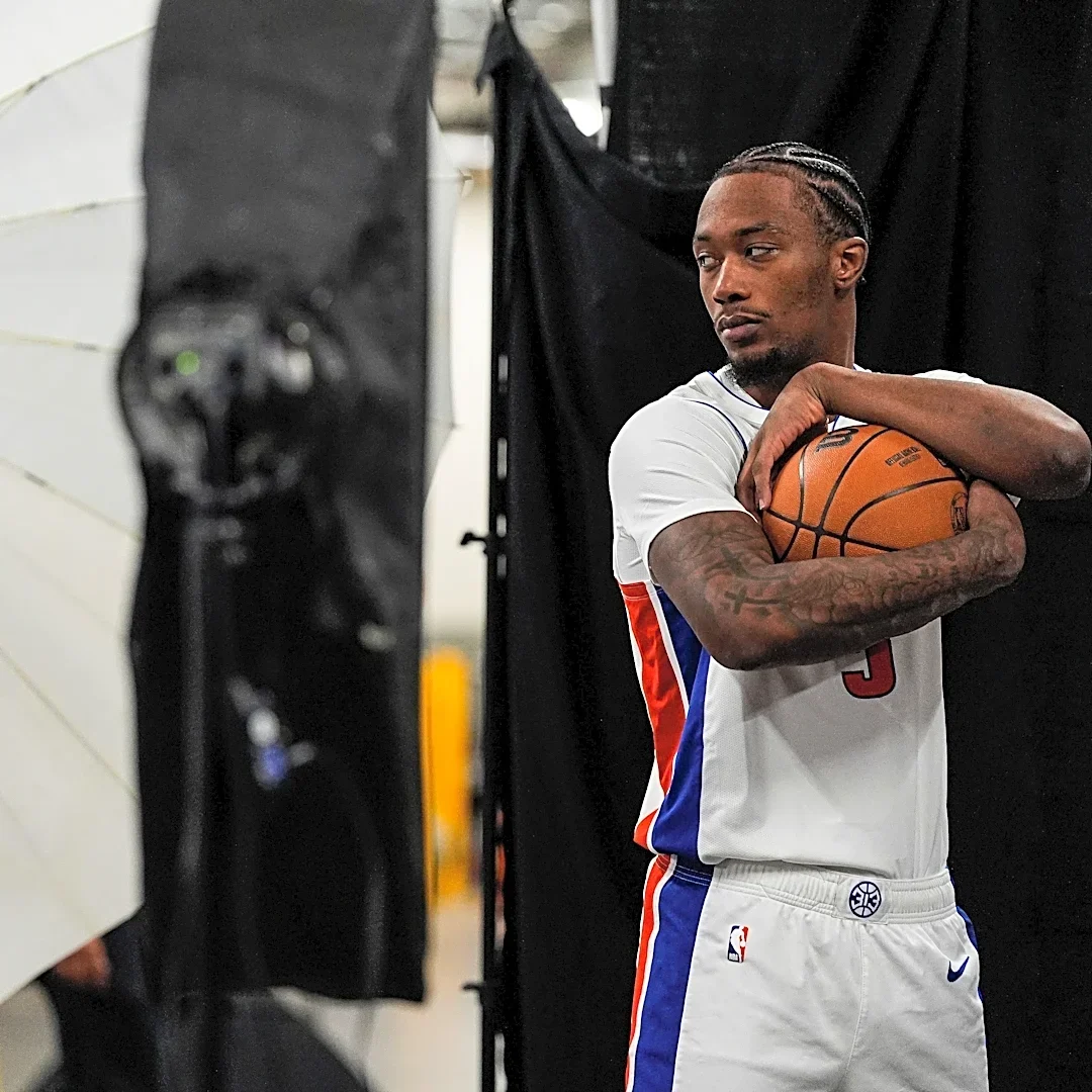 Detroit Pistons pick up Ron Holland's fourth-year option: report