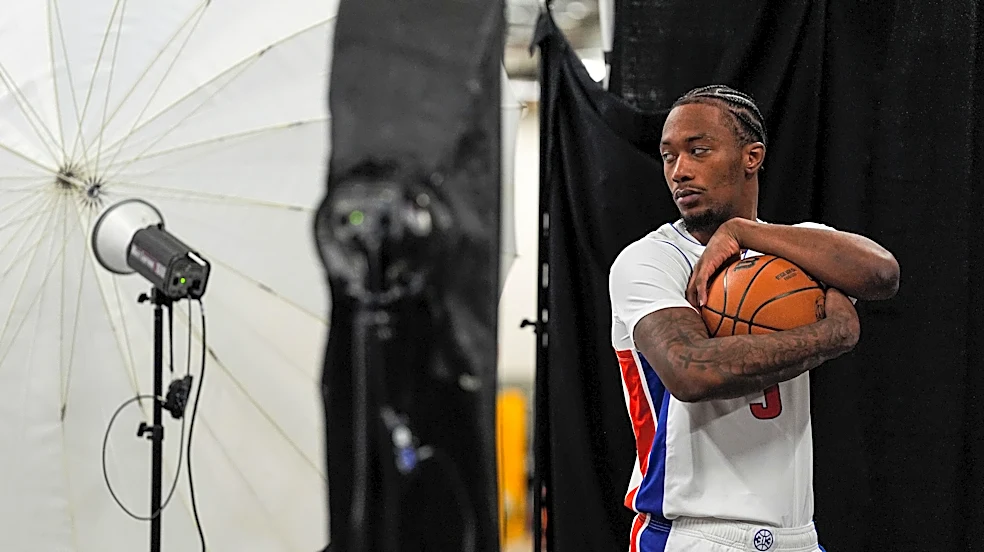 Detroit Pistons pick up Ron Holland's fourth-year option: report