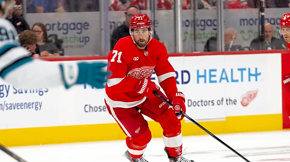 Dylan Larkin ongoing trade stalemate has Detroit Red Wings in a bind