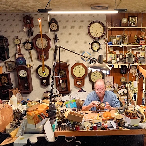 Michigan 'clock specialist' is ready for the Nov. 1 time change