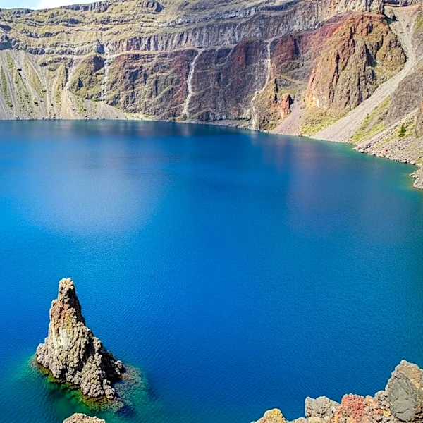 Why Crater Lake’s Blue Depths Still Fascinate Scientists