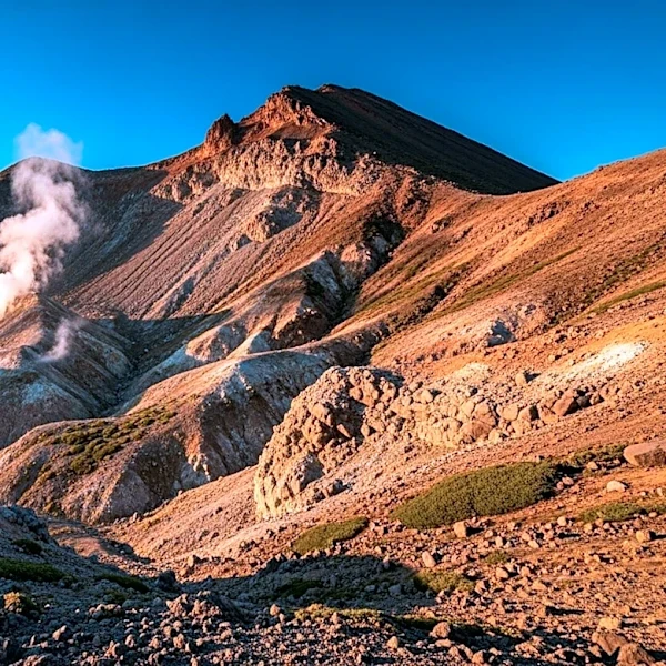 The 1912 Eruption That Reshaped an Alaska Volcano