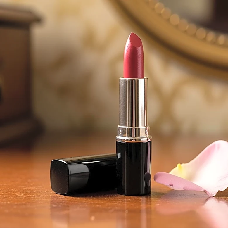 How Ancient Sumerians Used Crushed Gems to Decorate Lips