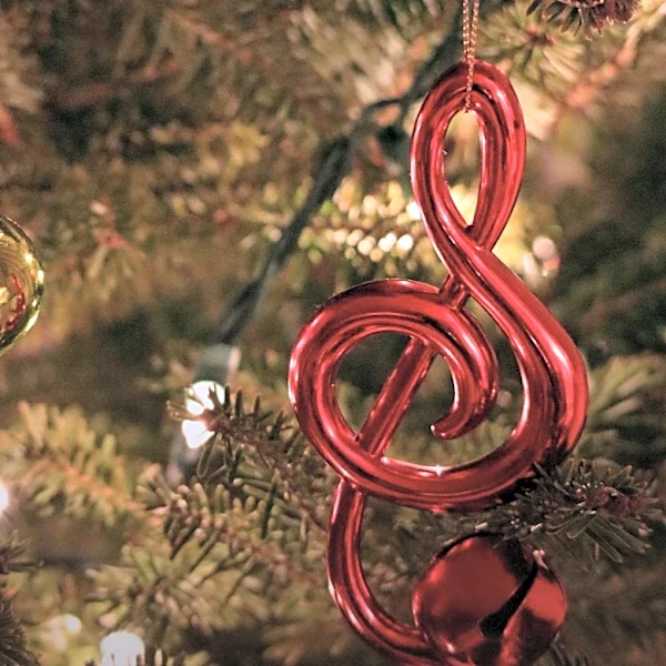 Why Nat King Cole’s Versions of “The Christmas Song” Still Define the Season