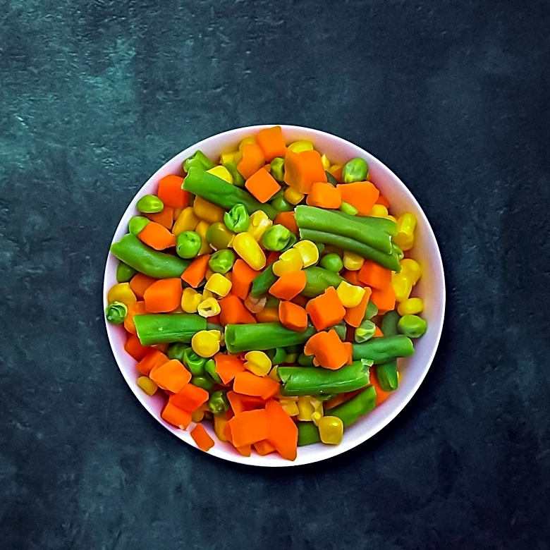 Scalding Veggies in Hot Water Preserves Bright Colors