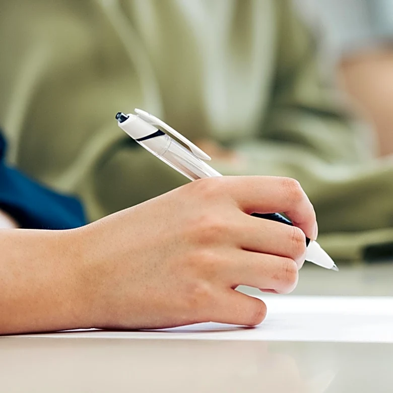 How Do Discourse Communities Shape Writing