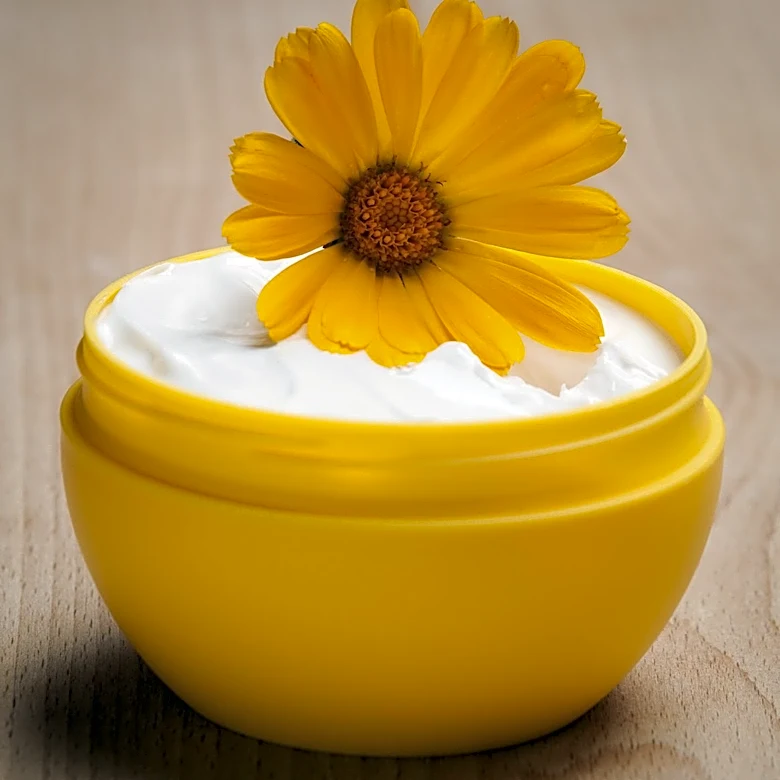 How Humectants Help Lock Moisture Into Your Skin