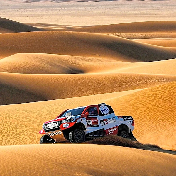 Vehicles and Technology of Desert Racing Explored