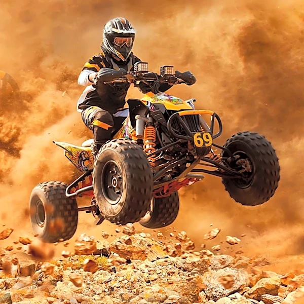 How Spotters Keep Rock Crawlers Safe on Tough Terrain
