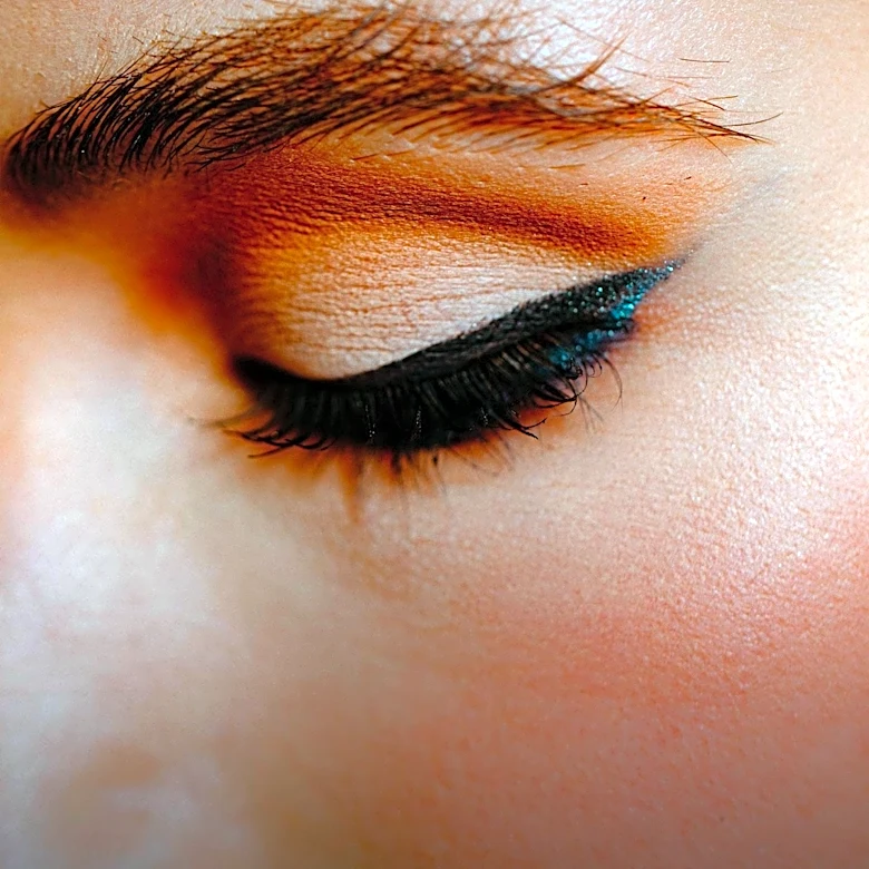 How to Apply Gel Eyeliner Like a Pro