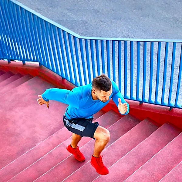 How Stair Running Improves Cardio and Leg Strength