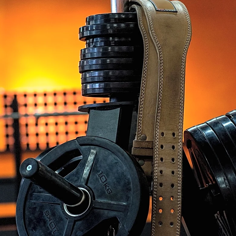 How Weightlifting Belts Support Your Core During Heavy Lifts