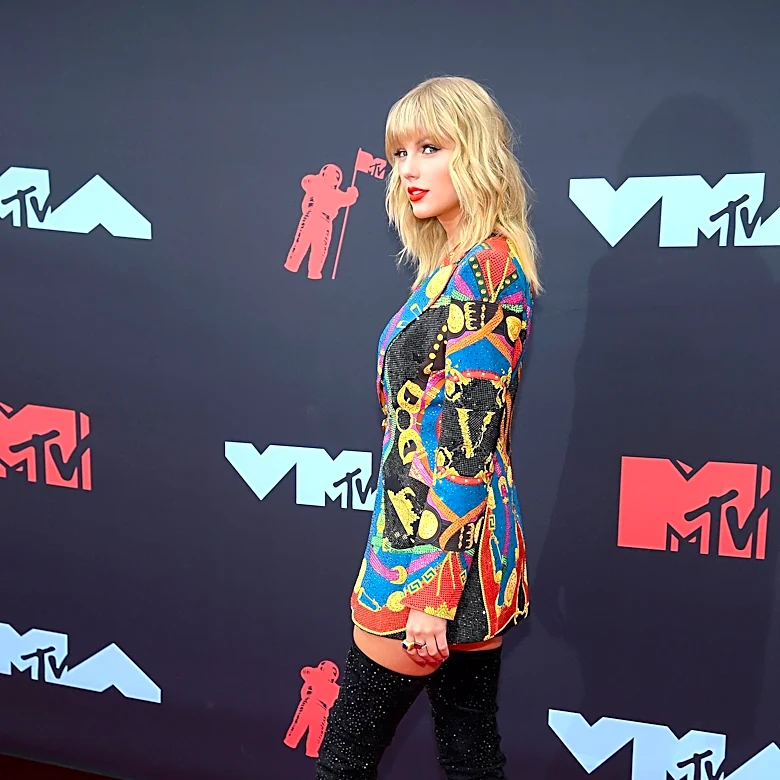 R.E.M. Walked Away With Six Awards on a Dominant VMA Night