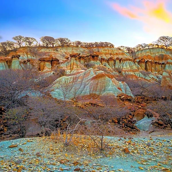 Scientists Study a Nearly Pristine Grassland Hidden Within Horseshoe Canyon