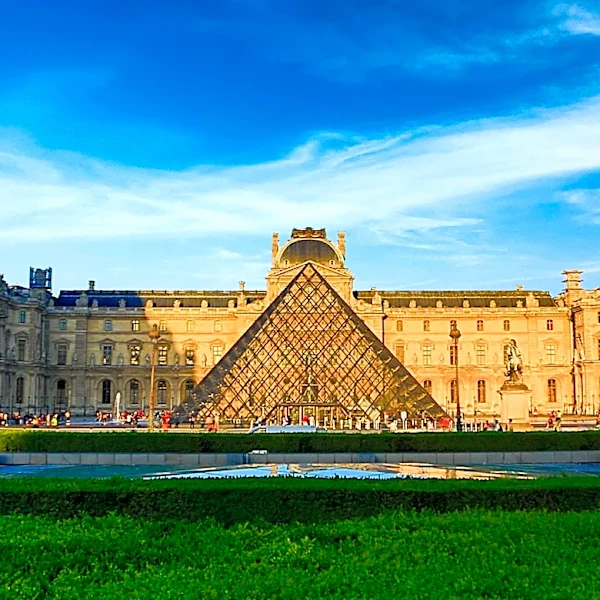 How Did the Louvre Go From a Fortress to a Famous Museum?